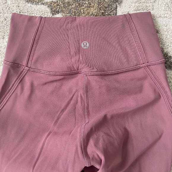 Lululemon // Love Knot Crop 15" // Size 2 - Picture 8 of 8